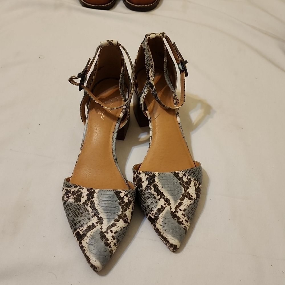Crown vintage block heels, snake print shows 8
